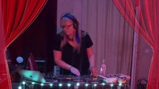 AnnaCentauri Sexy DJ Dance