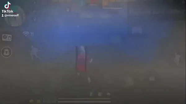 Glotón a ve videos de free fire