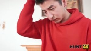 HUNT4K. Petite Japanese tourist Sakura jumped on a stranger’s cock in front of her BF