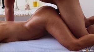 LEO WILD GIVES ME THE BEST EROTIC MASSAGE OF MY LIFE