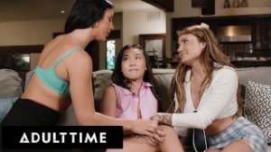 Lesbian Matchmaker Brings Exes Together With WILD 3WAY