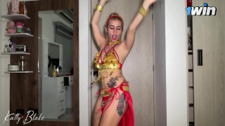 Chica Árabe cabalga una gran verga latina con su enorme culo – KATTY BLAKE II