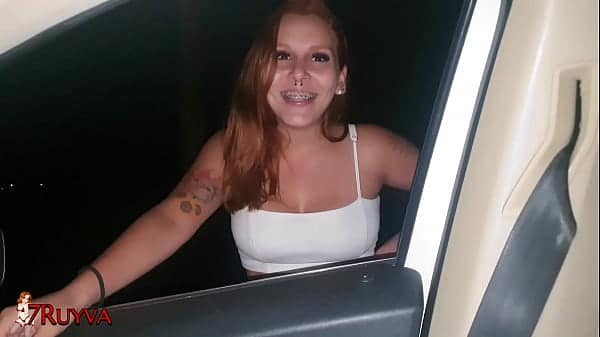 Essa puta safada da para todo mundo sem camisinha