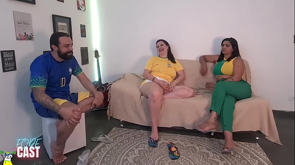 Fode Cast – A copa do mundo é nossa e a deliciosa estreiante no pornô chegou levando porra na buceta Ale Mancini