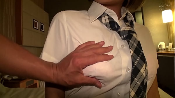 https://bit.ly/3lWb6XW　Gカップ日焼けギャル女子 美乳ゆらして無毛パイパンマンコに中出し  円交風 制服女子 ギャル ミニスカート 生足 顔出し スクール水着 フェラチオ イラマチオ