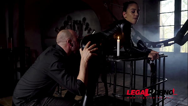 Mystic fetish ass fucking with latex Ginebra Bellucci in a castle GP327