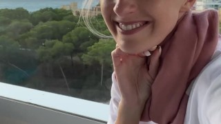Auf Mallorca public auf dem Hotelbalkon zum Orgasmus gefingert!