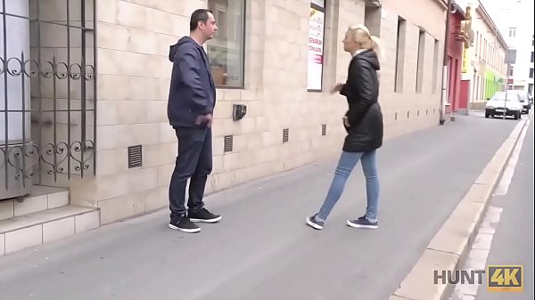 HUNT4K. Sweet r. in front of her boyfriend´s eyes