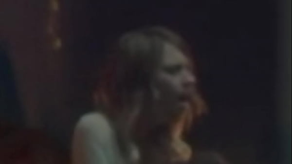 Zoomed up Nell Tiger Free’s “O” face.